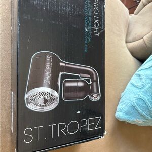 St. Tropez Pro Light Spray Tan Machine in Black and Blue
